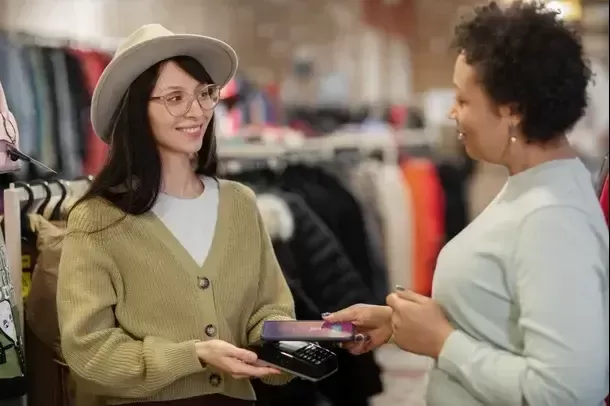 Como o Atendimento ao Cliente Pode Impulsionar Suas Vendas e Visitas na Loja