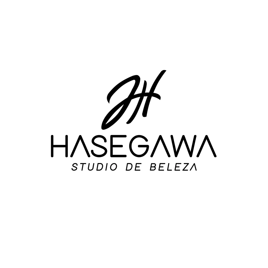 logotipo da hasegawa com letra preto e fundo branco com um simbolo japonês com letras menores de tonalidade escura com os dizeres de studio de beleza
