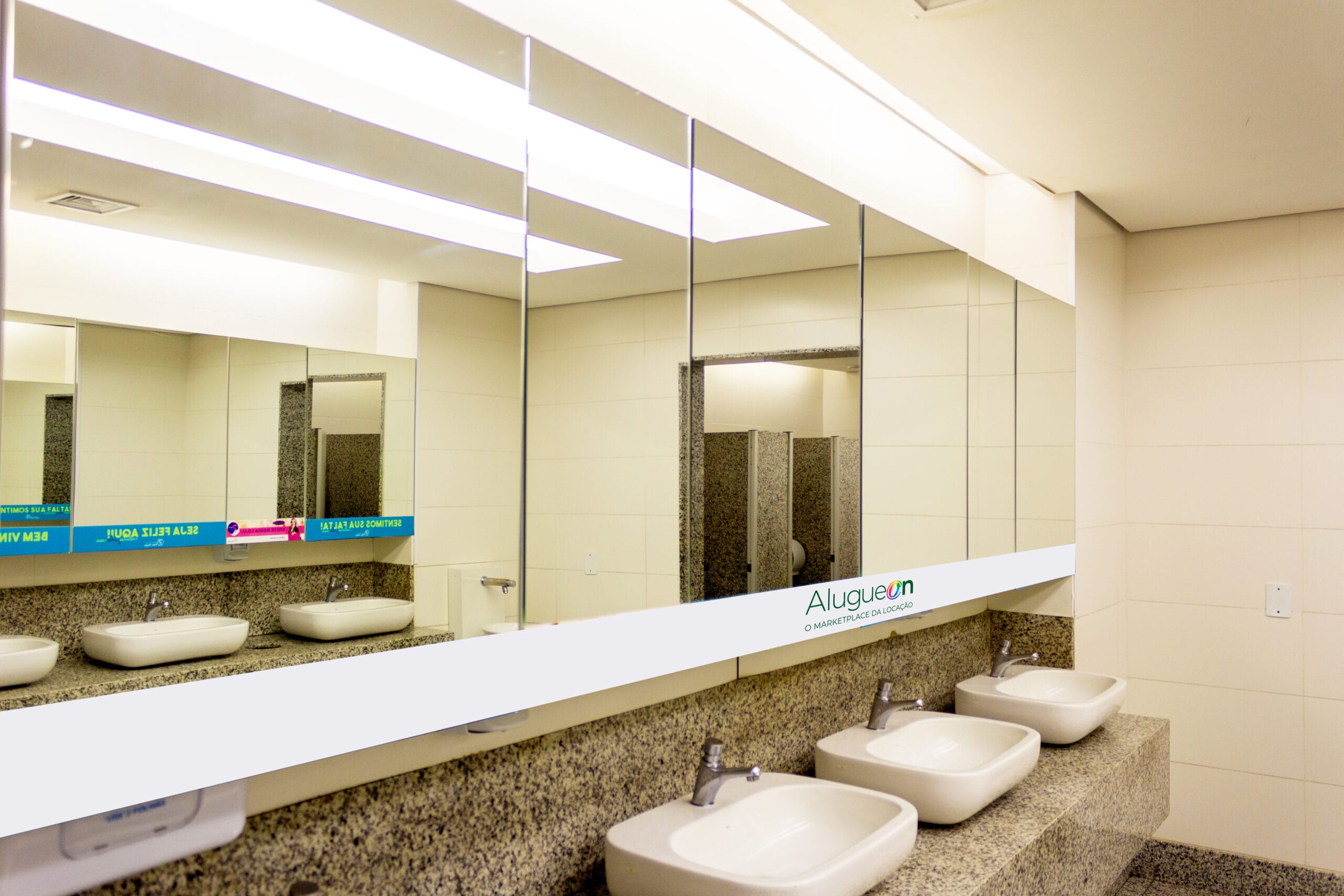 Adesivagem Espelhos dos banheiros
