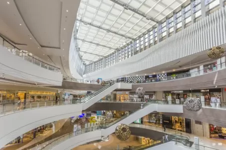 vista interna de shopping center - quiosque de shopping