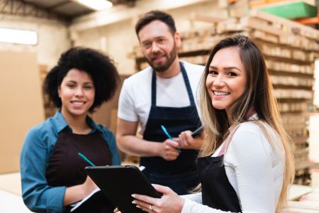 Supervisora faz a Gestão de equipes em lojas